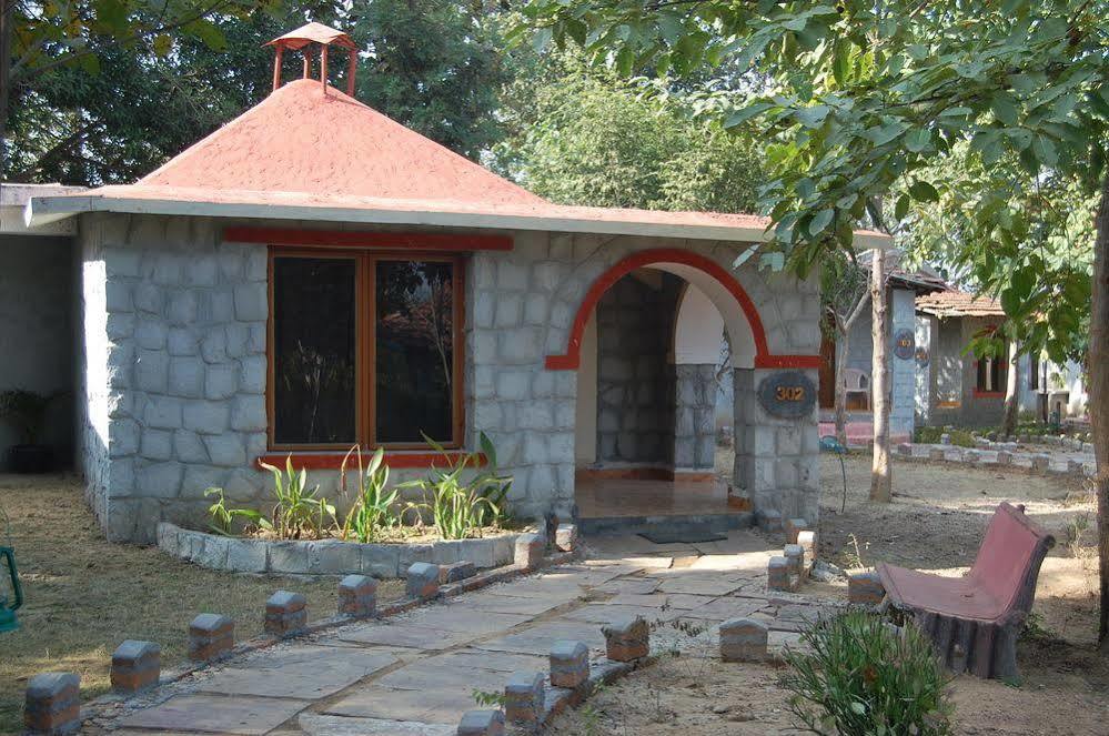 Mogli Resort Kanha Ngoại thất bức ảnh